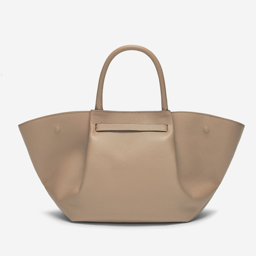 DeMellier The Midi New York dark sand small grain