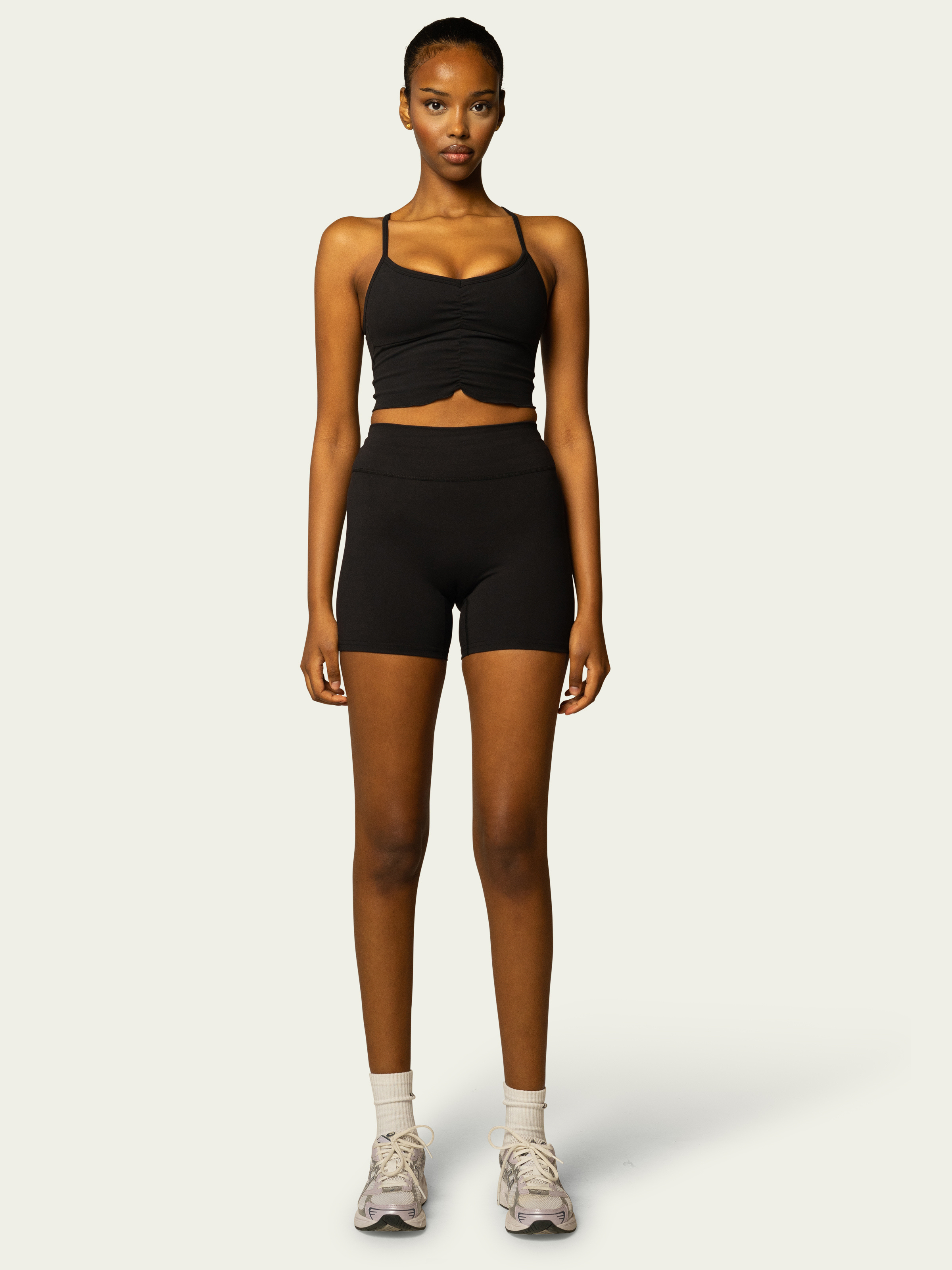 The Essentials Short / Black