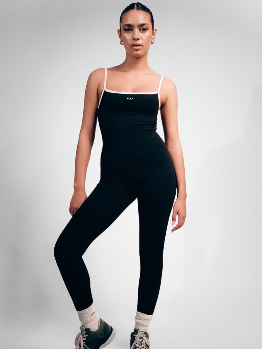 The Onesie / Black-Crème