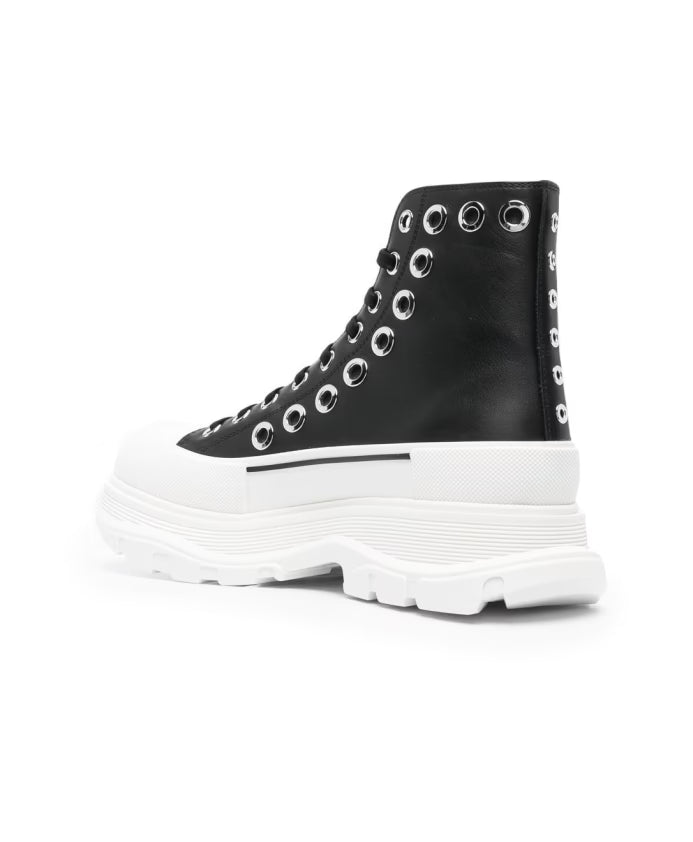 Black Boots with Platform Heel