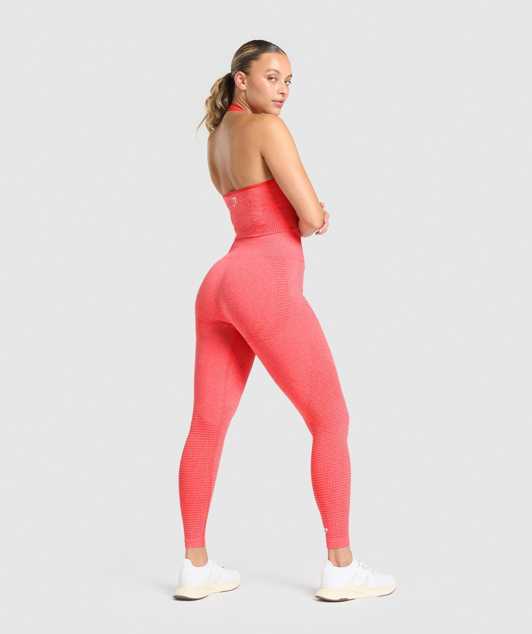 Gymshark Vital Halter Neck Tank With Shelf - Coral Red Marl