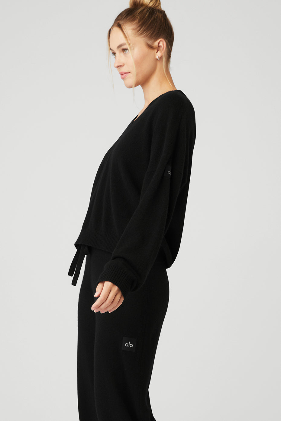 Cashmere Jet Set V-Neck Pullover
