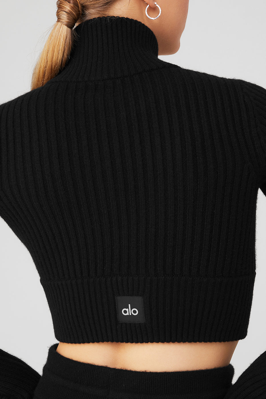 Cashmere Ribbed Winter Dream Cropped Turtleneck