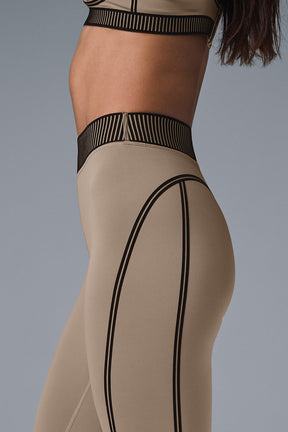 Airlift High-Waist 7/8 Line Up Legging