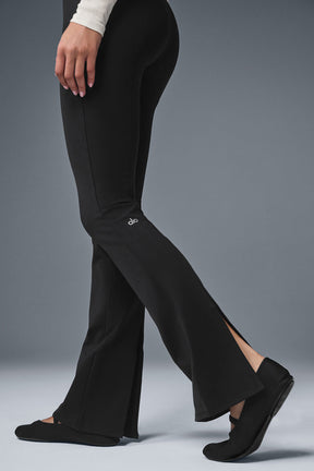 Airbrush High-Waist Kick-Back Legging