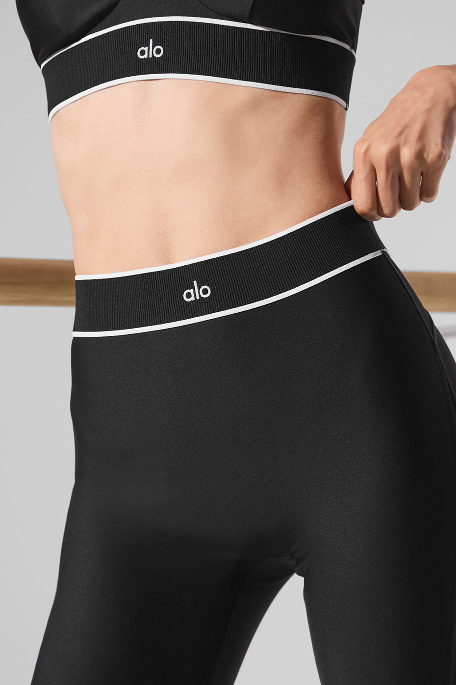 Airlift Mesh High-Waist Darling Stirrup Legging