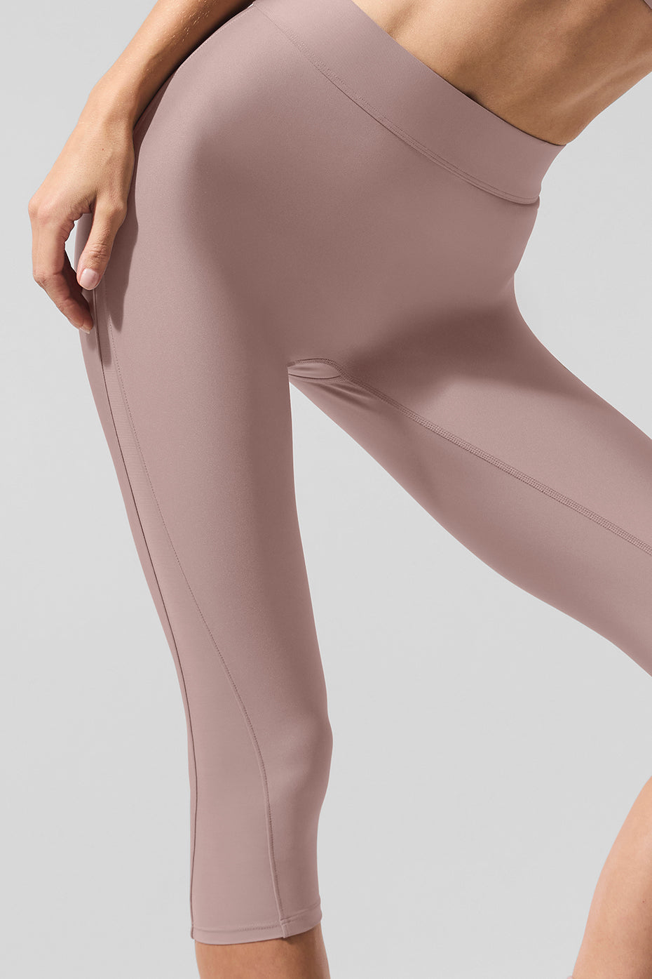 Airlift Mesh High-Waist Just Right Capri