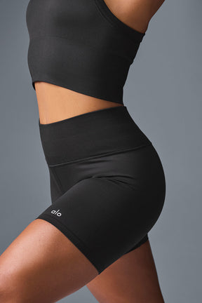 5" Seamless Ribbed Favorite Short