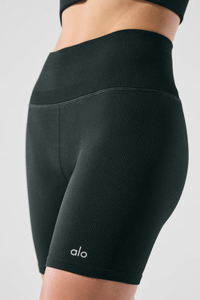 5" Seamless Ribbed Favorite Short