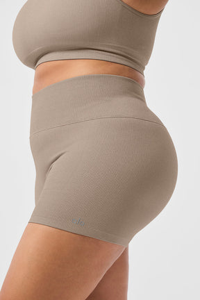 3" Seamless Ribbed Shimmer Short