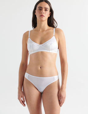 Maude Thong White