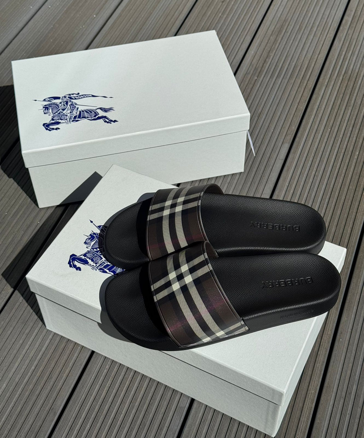Burberry Check slipper with plaid pattern