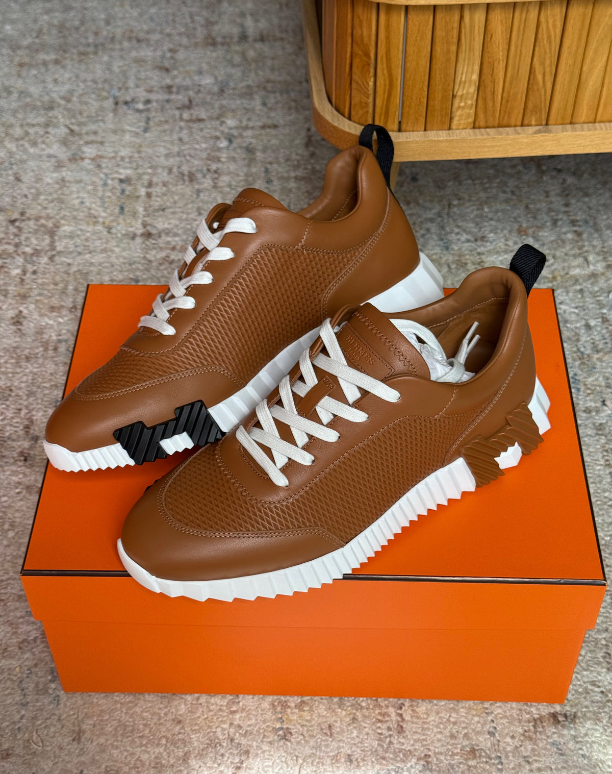 Bouncing sneaker