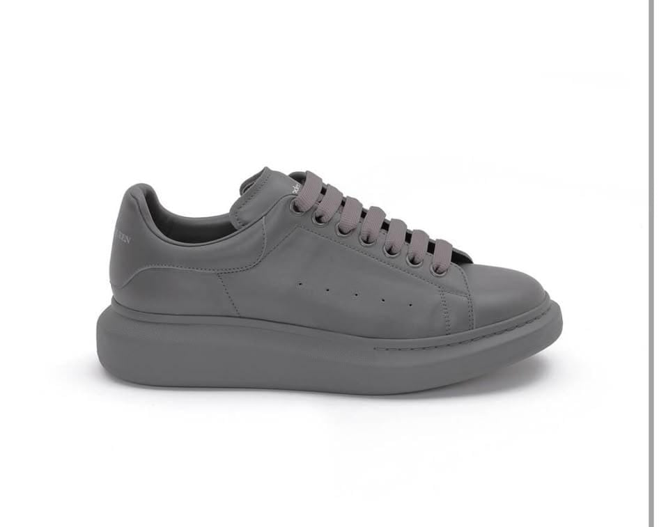 Oversized sneakers