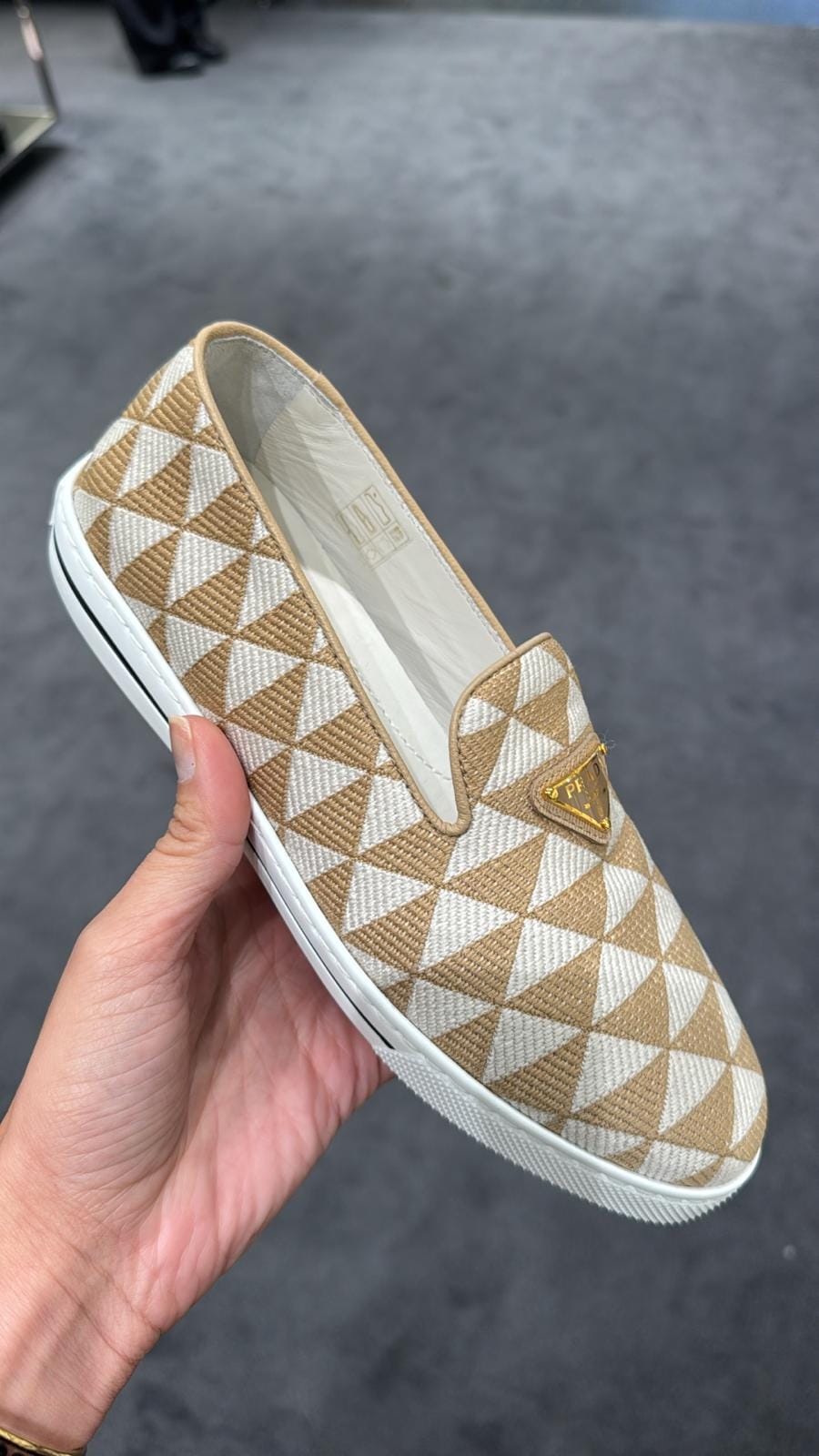 Embroidered fabric slip-on shoes