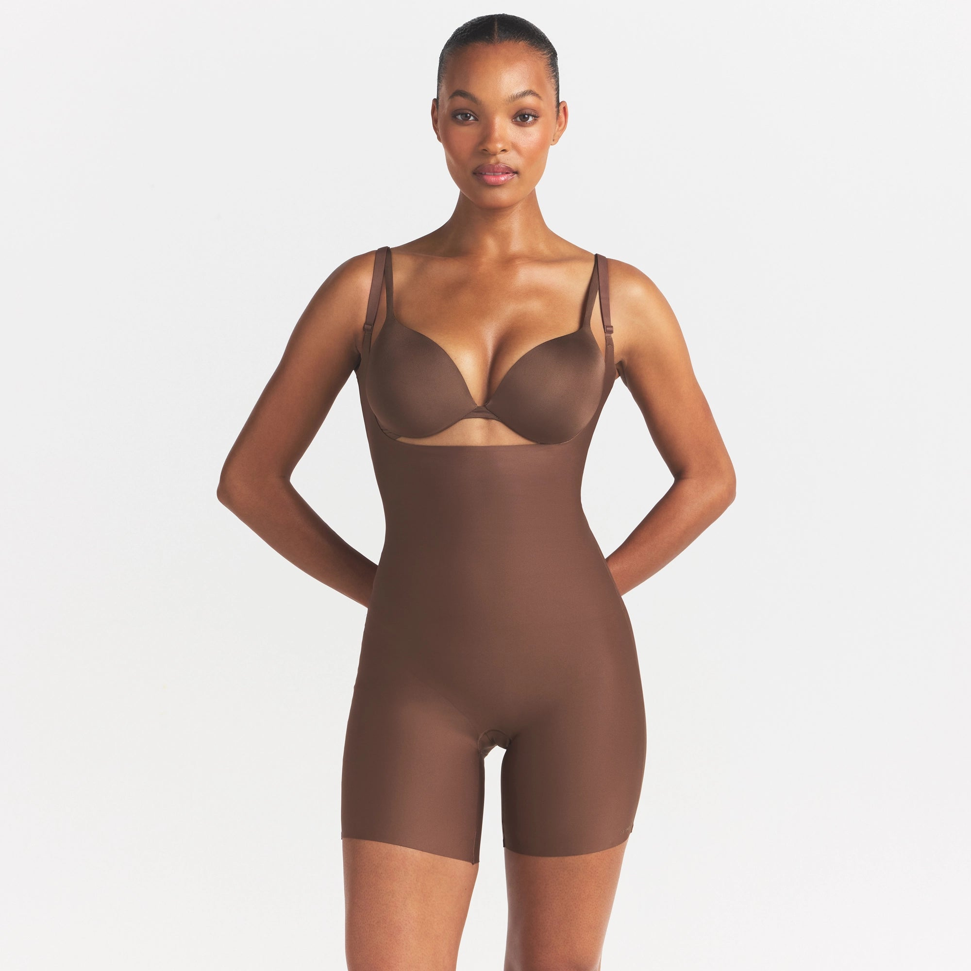 Skims Body Core Sculpt Back Smoothing Open Bust Mid Thigh Bodysuit