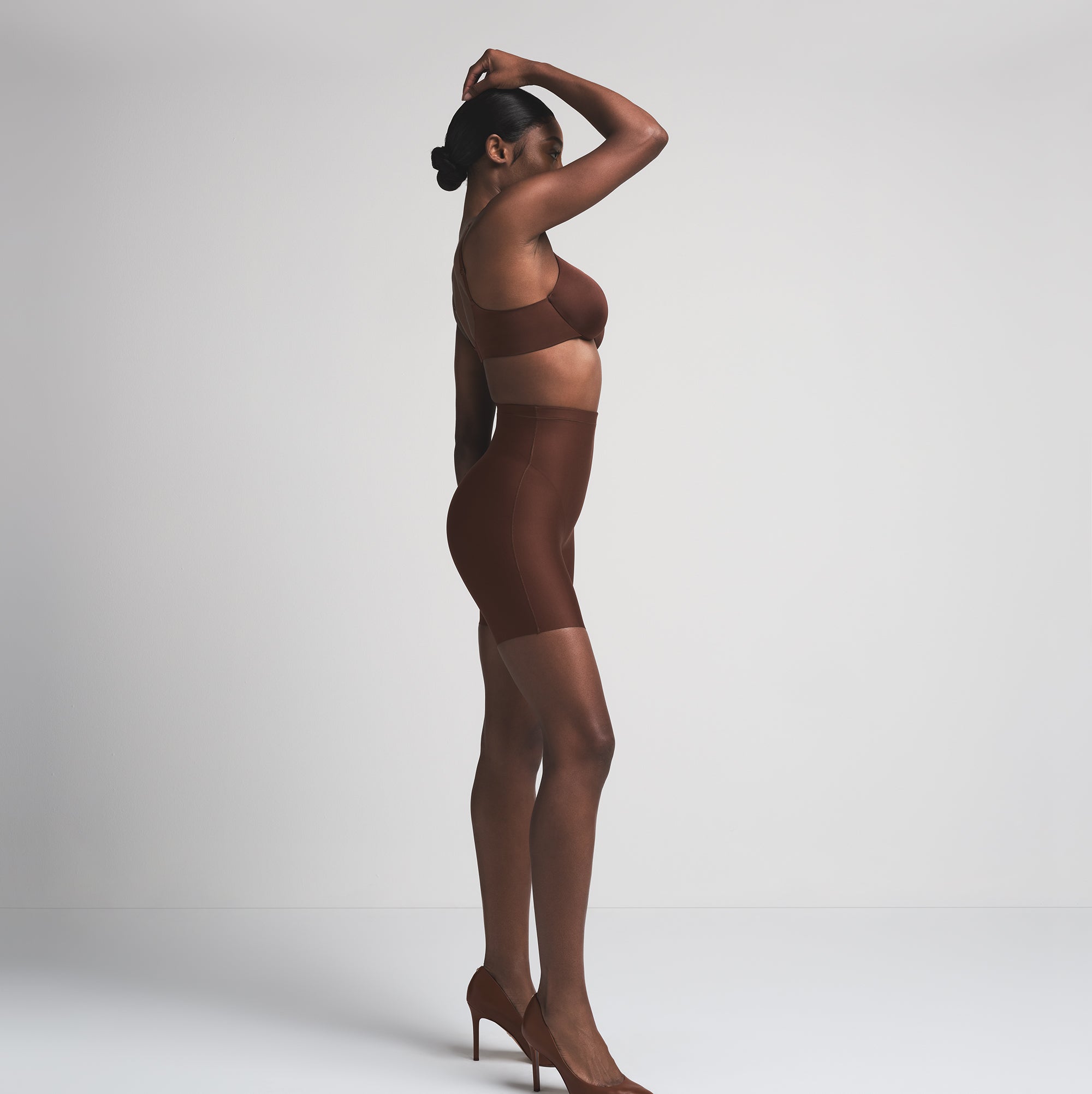 Skims Body Core Sculpt Mid Rise Short