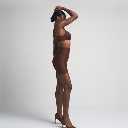Skims Body Core Sculpt Mid Rise Short