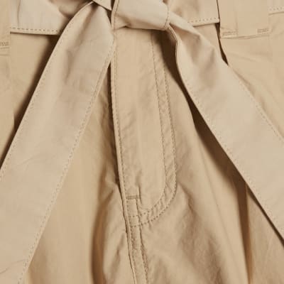Beige Guernsey Belt Detail Short