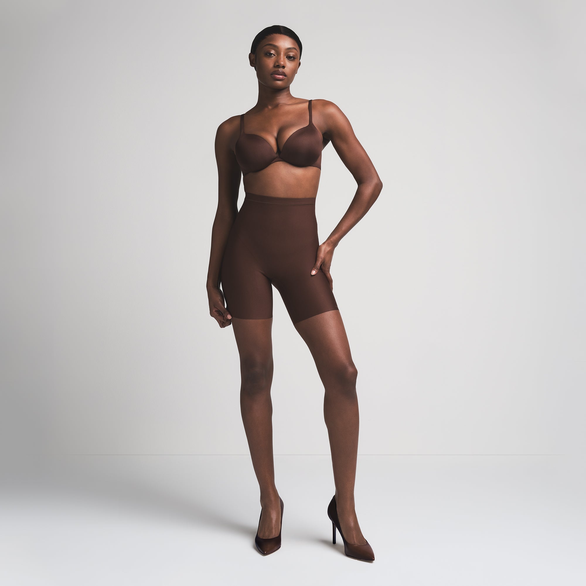 Skims Body Core Sculpt Mid Rise Short