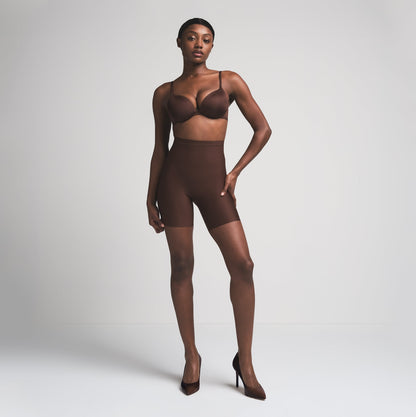 Skims Body Core Sculpt Mid Rise Short