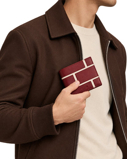 Bifold wallet in classic calfskin