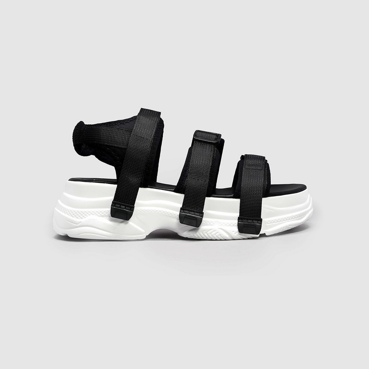 BLACK CHUNKY SANDALS