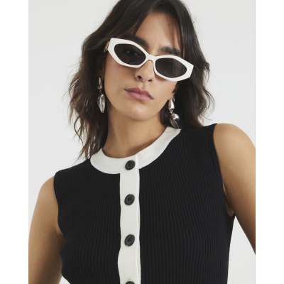 Black Knit Curved Hem Ribbed Top