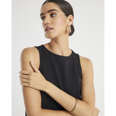 Black Scallop Trim Tank Top