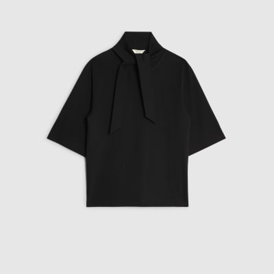 Black Short Sleeve Scarf Neck T-shirt