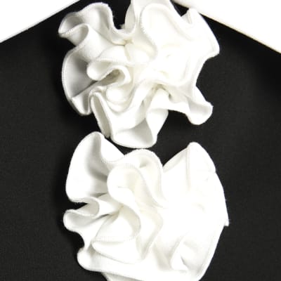 Black Sleeveless Collared Corsage Top