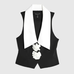 Black Sleeveless Collared Corsage Top