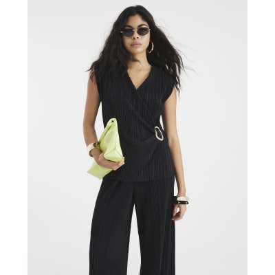 Black Sleeveless Plisse Wrap Top