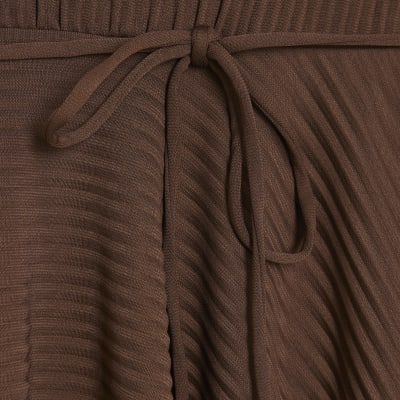 Brown Plisse Sleeveless Peplum Top