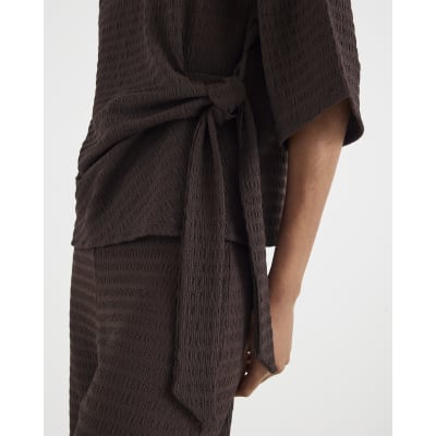 Brown Short Sleeve Textured Tie T-shirt