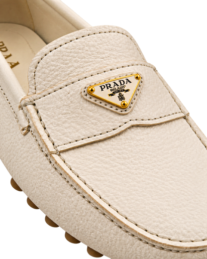 Buckskin-print embossed driving shoes