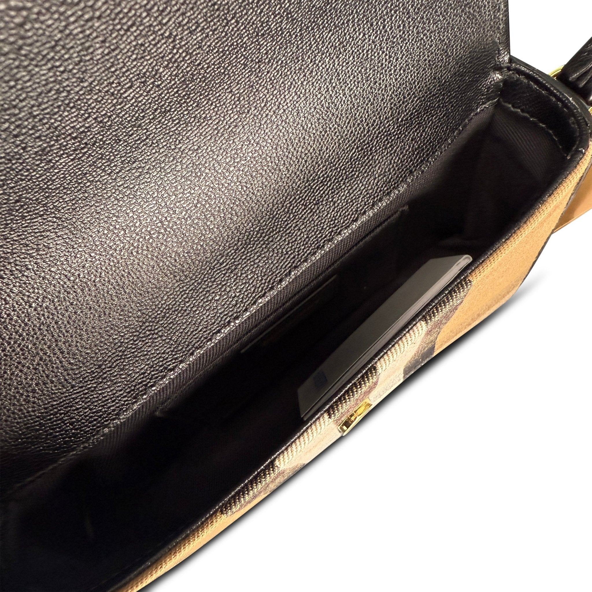 Burberry 'New Hampshire' Leather Shoulder Bag