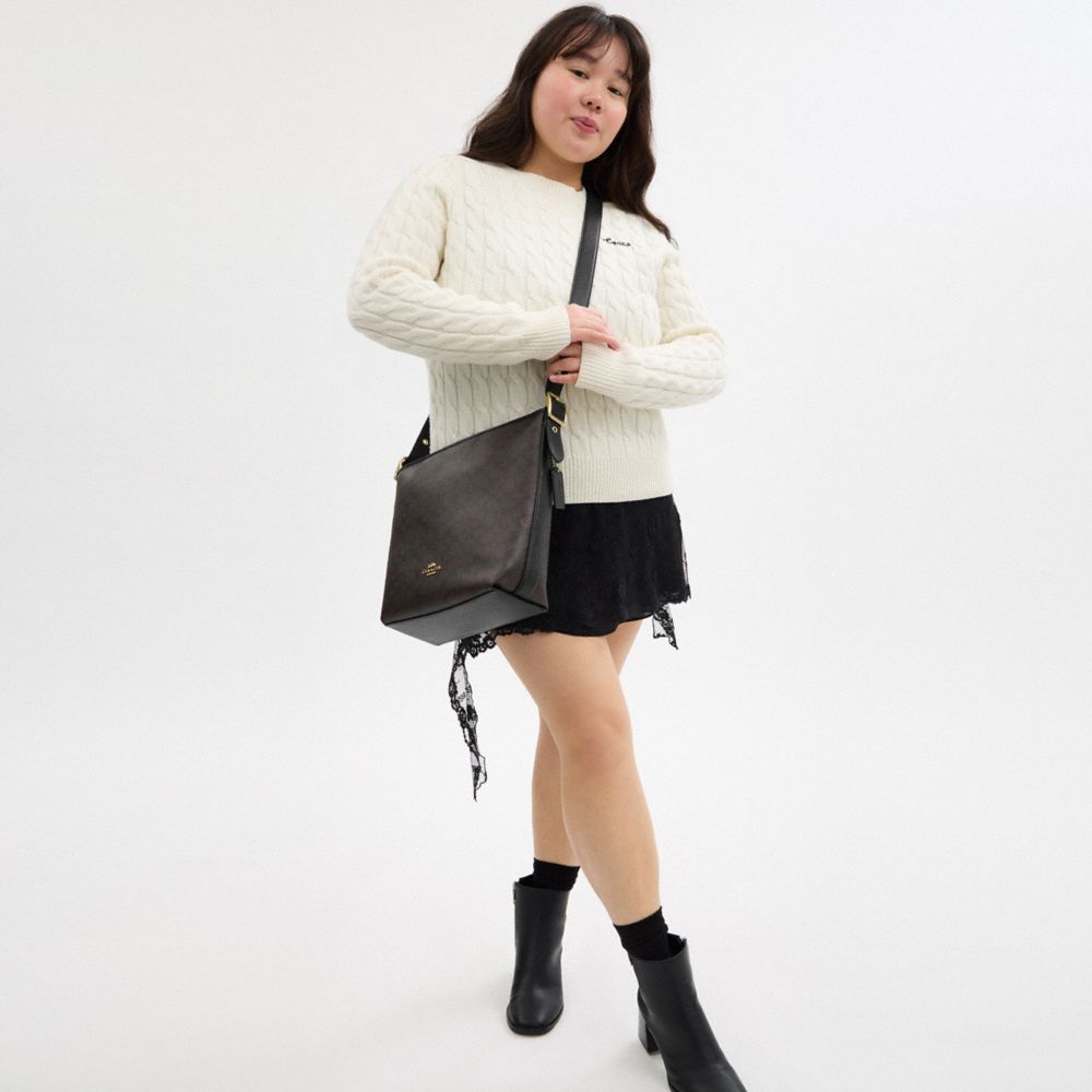 Val Duffle Bag In Signature Canvas