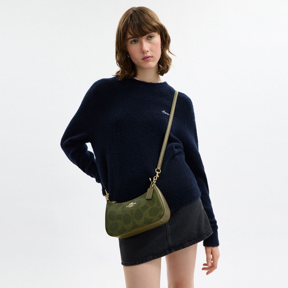 Teri Shoulder Bag In Signature Canvas