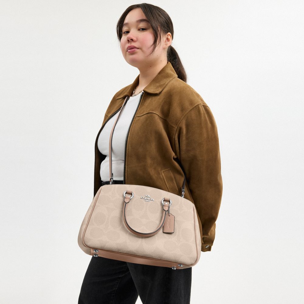 Savannah Carryall Bag In Signature Canvas
