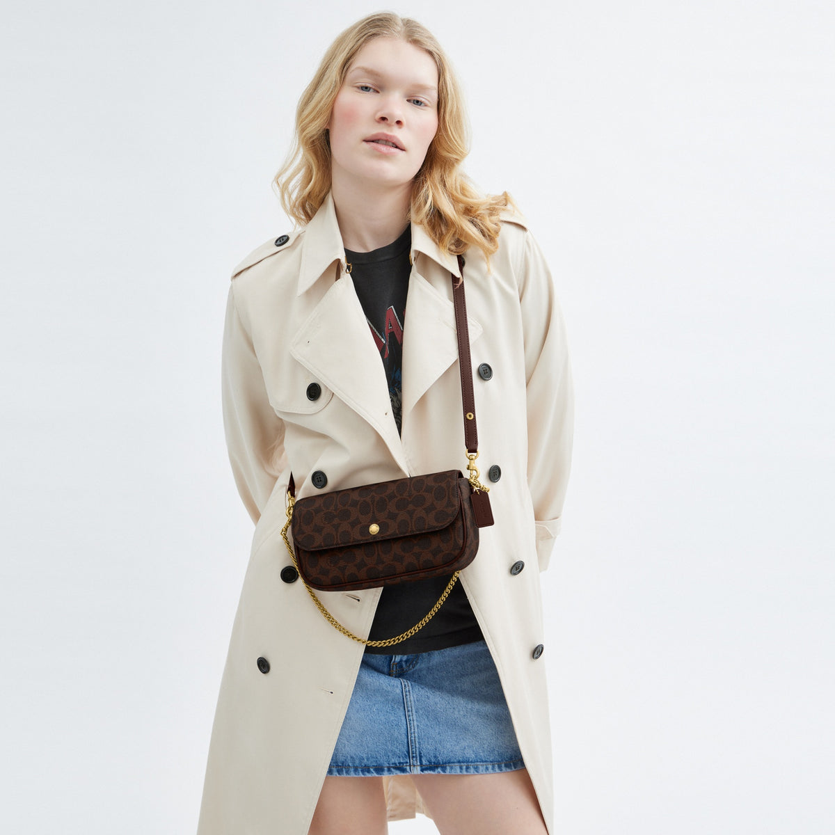Brook Flap Chain Bag In Signature Canvas