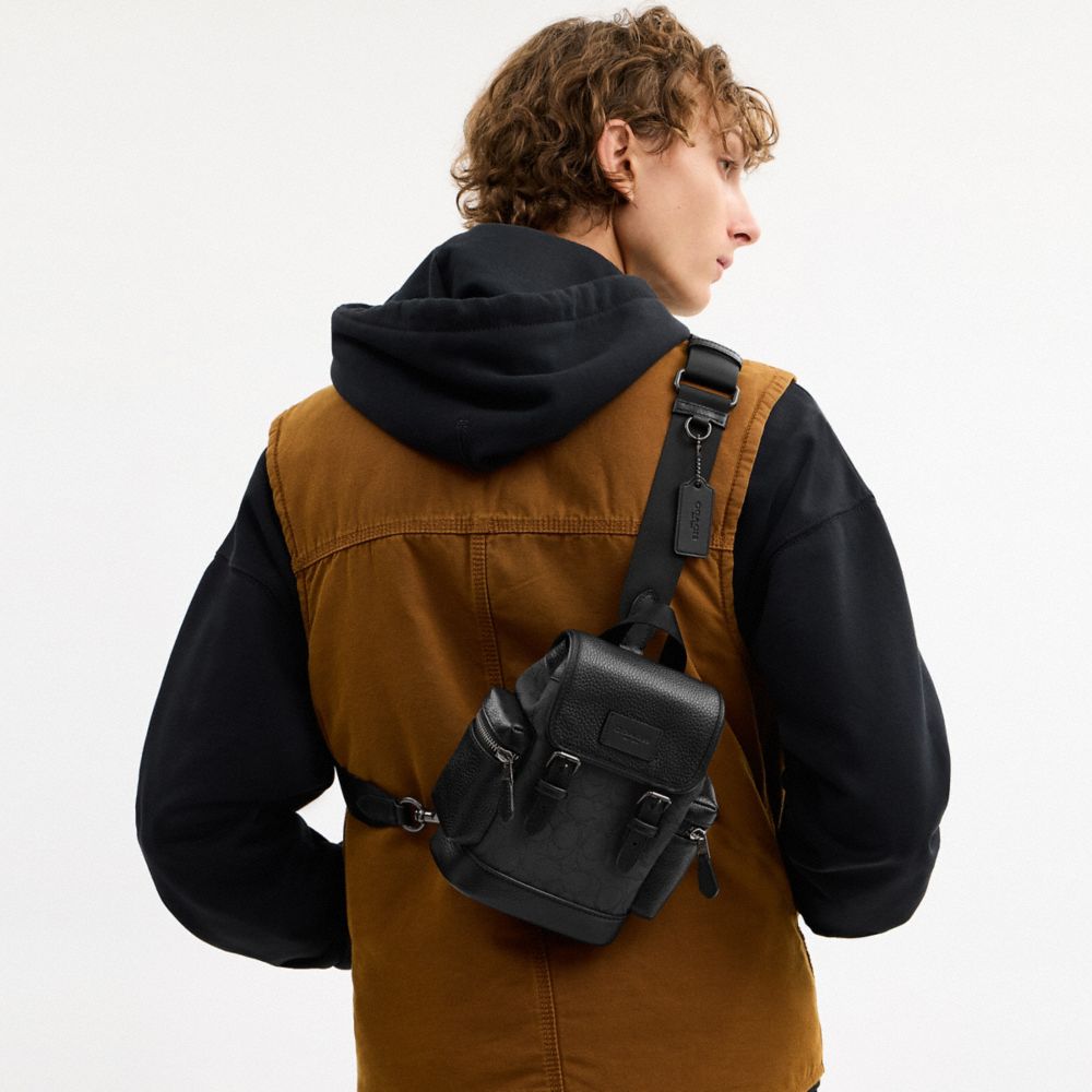 Sprint Sling Pack In Signature Jacquard