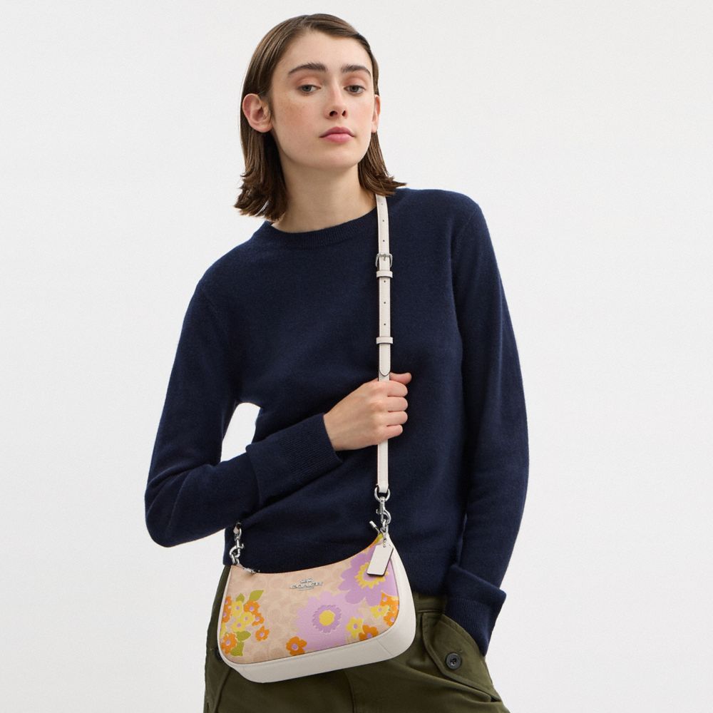 Teri Shoulder Bag In Signature Canvas With Floral Print
