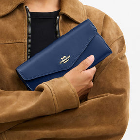 Klare Wallet With Chain
