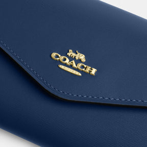 Klare Wallet With Chain
