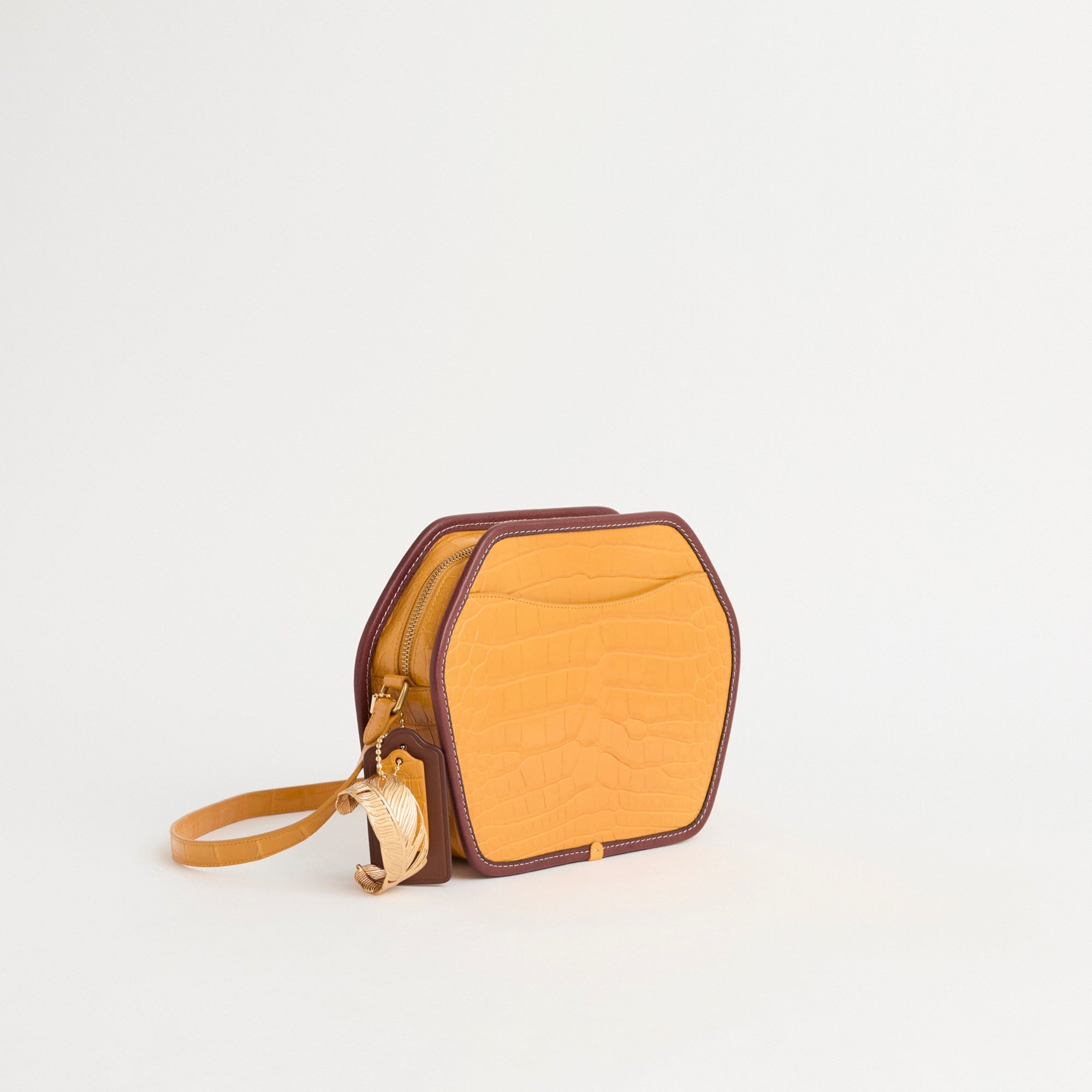 Reloved Zip Geometric Pouch In Alligator