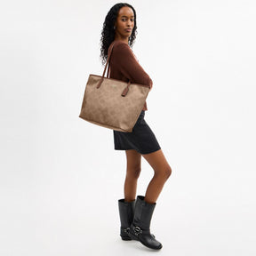 Large City Tote Bag In Maxi Signature Canvas