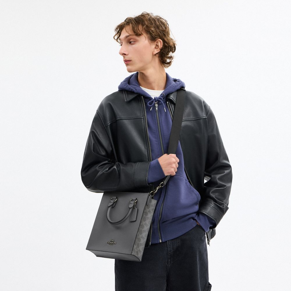 Dylan Tote Bag In Signature Canvas