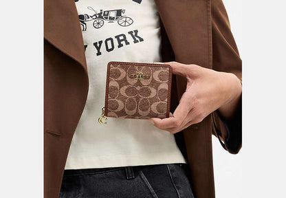 Snap Wallet In Signature Chenille