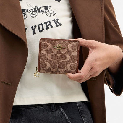 Snap Wallet In Signature Canvas
